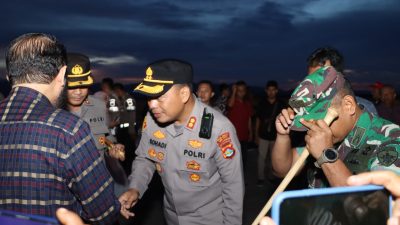 Kunjungan Kerja di Bima, Ketua MK Republik Indonesia di Sambut Kapolres Bima Kota di Bandara SMS Bima